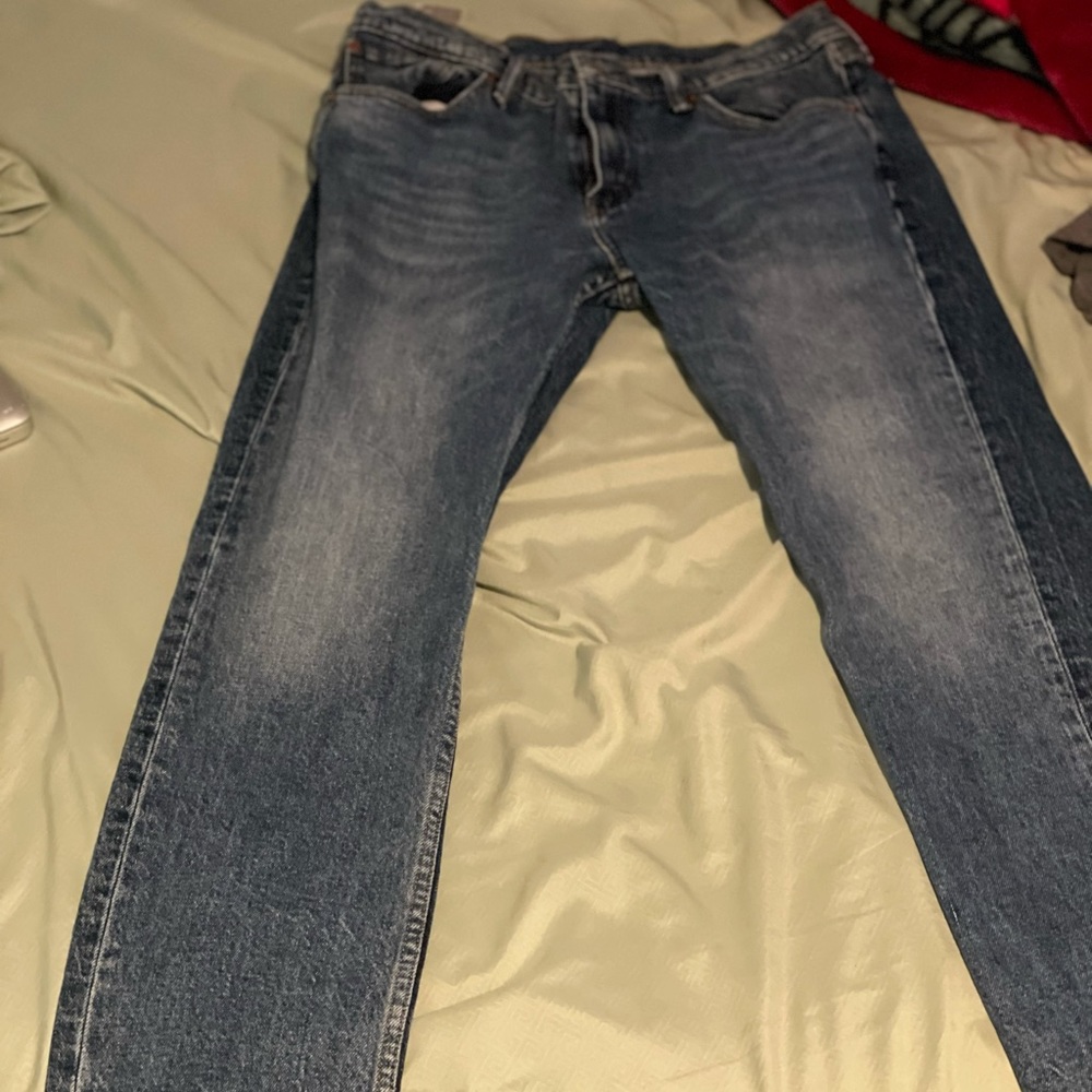 New Levi’s pans 31-32